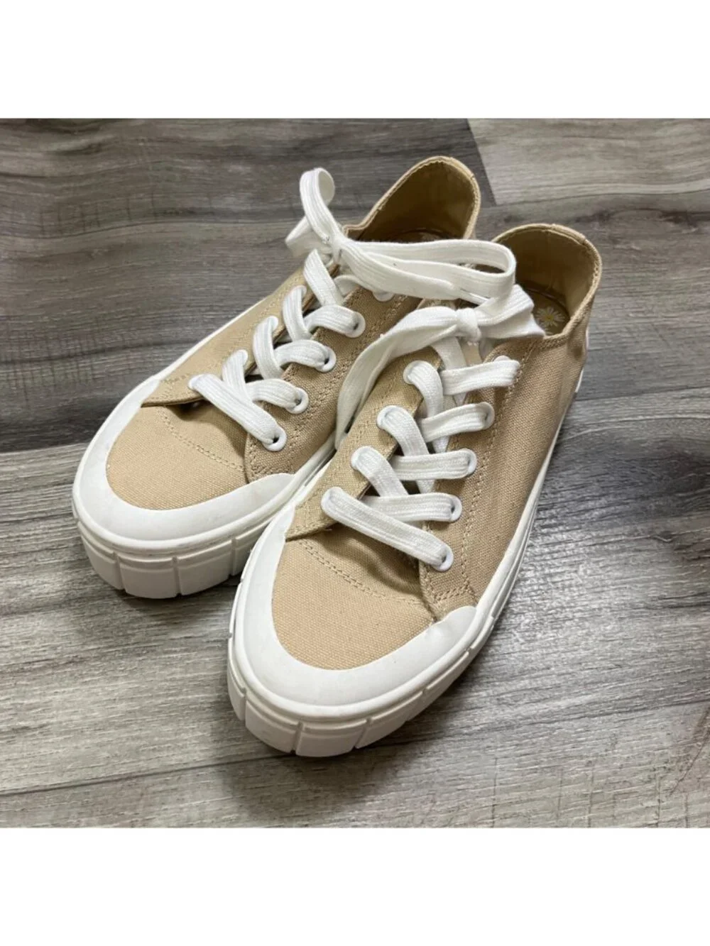 Mad Love Fran Lace Up Fashion Sneakers Tan White Women’s Size 8